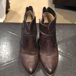 8.5 Women’s Frye Boots